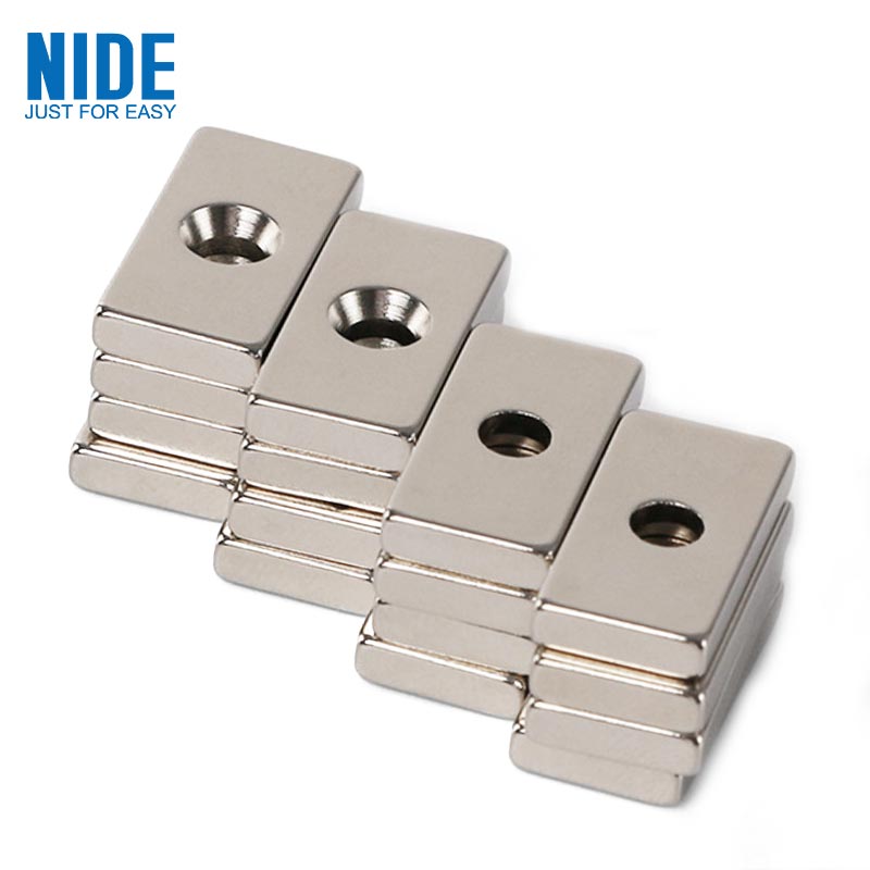 Persegi Kuat Neodymium Magnet Sinter NdFeB Magnet Dengan Lubang